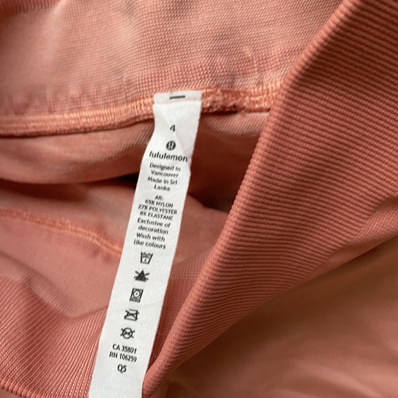Lululemon Pink Seamless high rise legging 4 - Picture 4 of 8